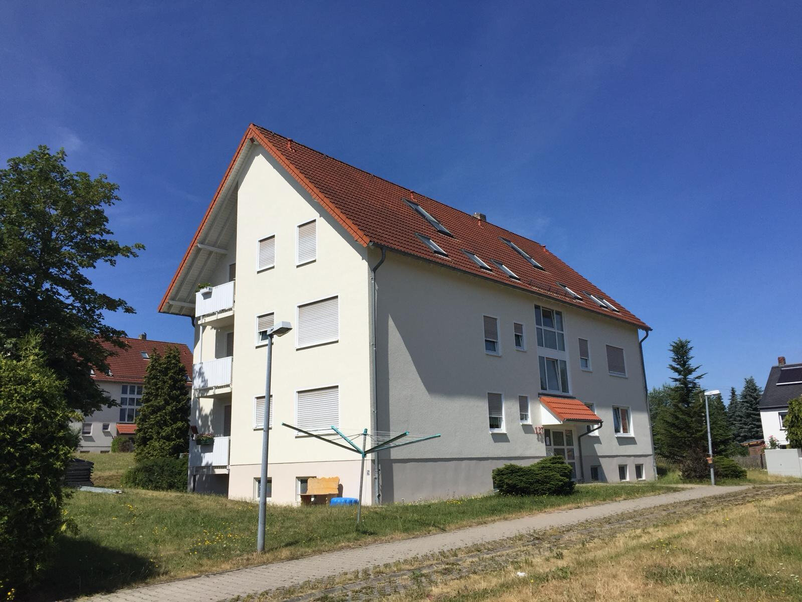 Wohnung zur Miete 410 € 2 Zimmer 63 m²<br/>Wohnfläche EG<br/>Geschoss 01.11.2024<br/>Verfügbarkeit Reichenbacher Str. 127 Ebersbrunn Lichtentanne 08115