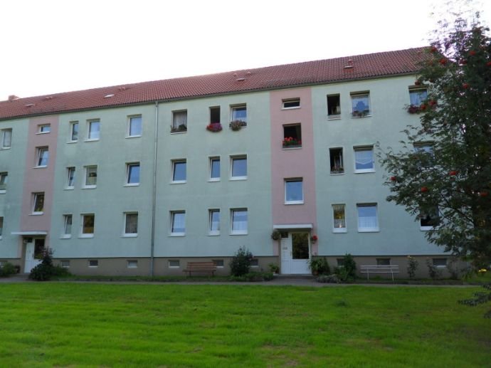 Wohnung zur Miete 320 € 3 Zimmer 58,3 m²<br/>Wohnfläche 1.<br/>Geschoss ab sofort<br/>Verfügbarkeit Reinsberger Str. 12 Hirschfeld Reinsberg 09634