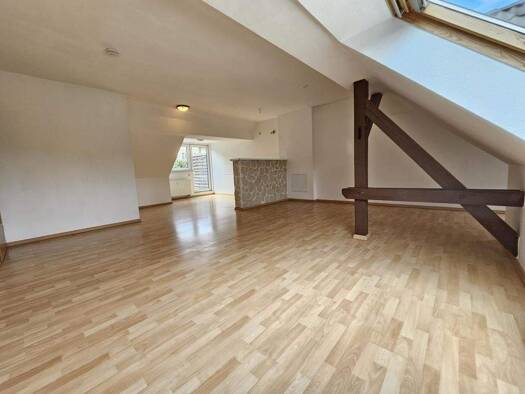 Wohnung zur Miete 474 € 3 Zimmer 83,3 m² 4. Geschoss Damaschkestraße 22 Aue 08280