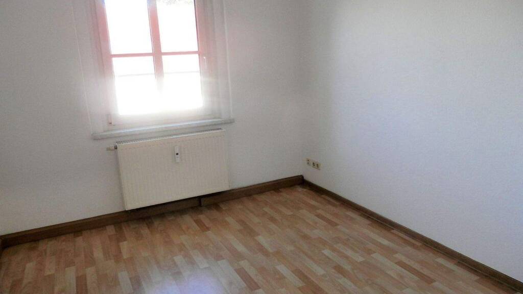 Wohnung zur Miete 250 € 2 Zimmer 42 m² 1. Geschoss frei ab sofort Josepg Haydn Straße Werdau 08412