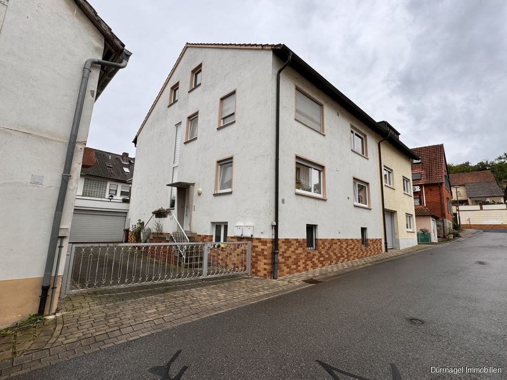 Mehrfamilienhaus zum Kauf 269.000 € 5 Zimmer 162 m²<br/>Wohnfläche 272 m²<br/>Grundstück Himmelstadt 97267