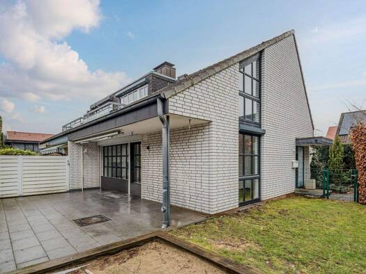 Doppelhaushälfte zum Kauf 599.000 € 4 Zimmer 93,2 m² 325 m² Grundstück frei ab 01.07.2026 Poppenbüttel Hamburg 22399