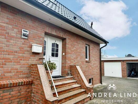 Doppelhaushälfte zum Kauf 299.900 € 4 Zimmer 111,3 m² 582,5 m² Grundstück Groden Cuxhaven 27472