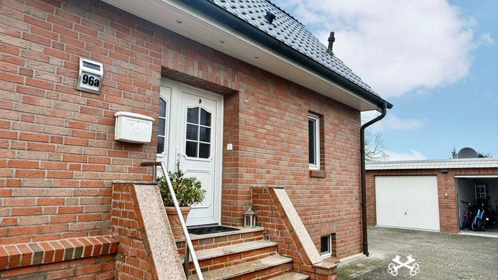 Doppelhaushälfte zum Kauf 299.900 € 4 Zimmer 111,3 m² 582,5 m² Grundstück Groden Cuxhaven 27472