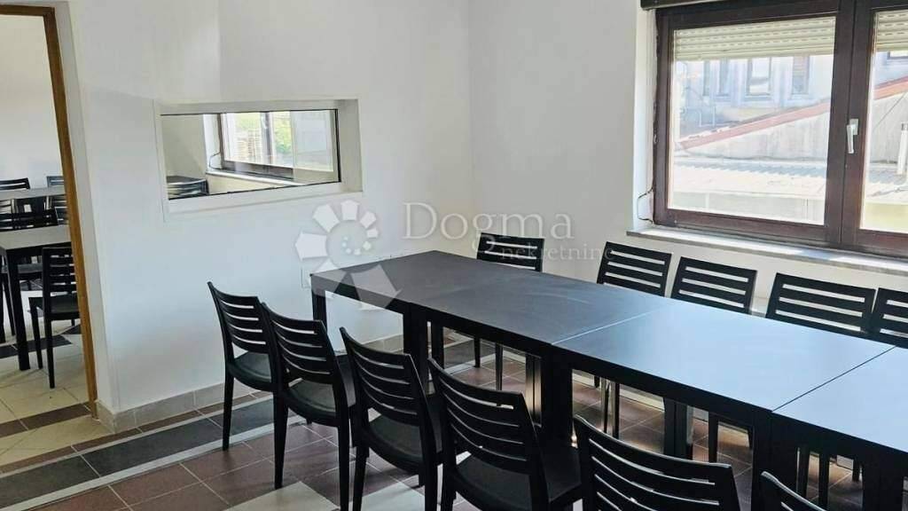 Haus zur Miete 200 € 23 Zimmer 790 m² Sesvete sjever