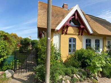 Haus zum Kauf 379.000 € 3 Zimmer 95 m² 256 m² Grundstück Groß Schoritz Garz/Rügen 18574