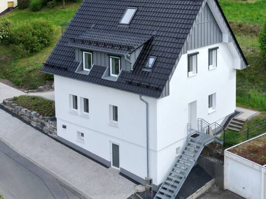 Haus zur Miete 1.500 € 6 Zimmer 142 m² 700 m² Grundstück frei ab sofort Raffelnberger Weg 8 Brügge Lüdenscheid 58515