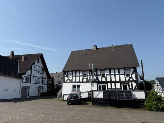 Sonstiges zum Kauf provisionsfrei als Kapitalanlage geeignet 1.500.000 € 1 Zimmer 431 m² 3.991 m² Grundstück Berghäuser Straße 34 Berghausen Bad Berleburg 57319