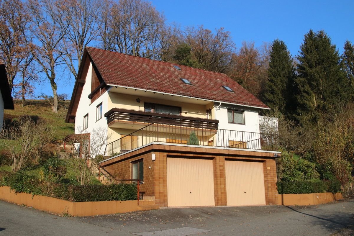 Haus zum Kauf 320.000 € 9 Zimmer 260 m²<br/>Wohnfläche 1.053 m²<br/>Grundstück Gammelsbach Oberzent 64760