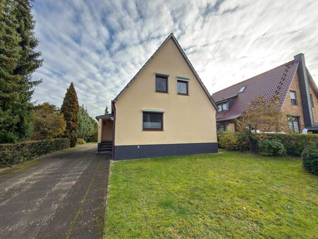 Einfamilienhaus zum Kauf 349.000 € 4 Zimmer 82,1 m² 907 m² Grundstück Uetersen 25436