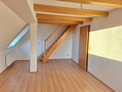 Wohnung zur Miete 270 € 2 Zimmer 52 m² Dachgeschoss, 3. Geschoss Obermylauer Weg 10 Reichenbach Reichenbach 08468