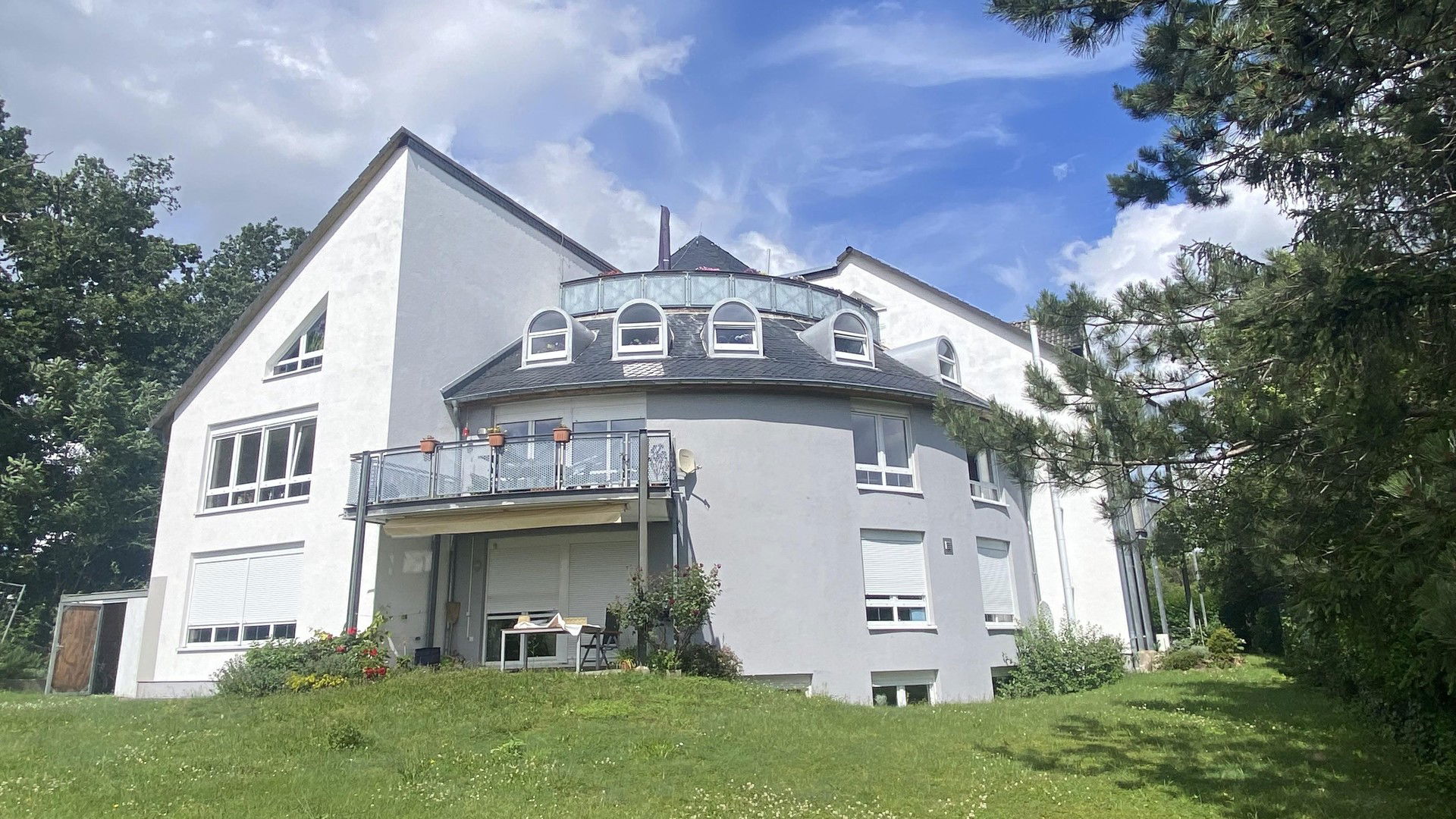 Mehrfamilienhaus zum Kauf provisionsfrei 1.390.000 € 31 Zimmer 826 m²<br/>Wohnfläche 1.665 m²<br/>Grundstück Weinböhla 01689