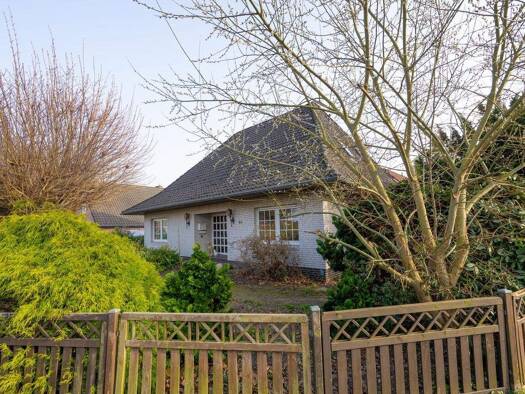 Einfamilienhaus zum Kauf provisionsfrei 309.000 € 6 Zimmer 175 m² 717 m² Grundstück Weener 26826