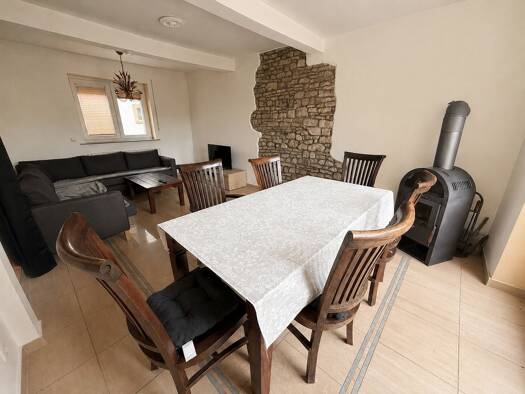 Einfamilienhaus zum Kauf 299.400 € 7,5 Zimmer 145 m² 785 m² Grundstück Offenheim 55234
