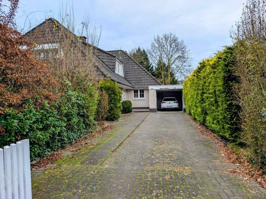 Einfamilienhaus zur Miete 2.100 € 6 Zimmer 229 m² 847 m² Grundstück frei ab sofort Arbergen Bremen 28307