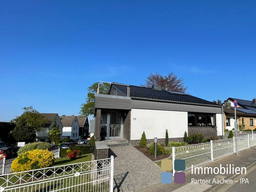 Mehrfamilienhaus zum Kauf 549.000 € 8 Zimmer 210 m² 557 m² Grundstück frei ab sofort Pastoratsweg 28 Langerwehe Langerwehe / D'Horn 52379