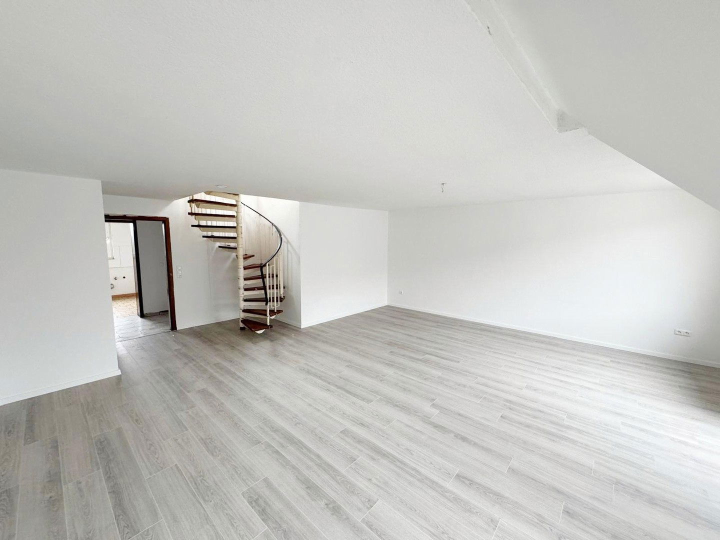 Wohnung zur Miete 910 € 4,5 Zimmer 120 m²<br/>Wohnfläche 3.<br/>Geschoss Leusbergstr. 45 Süd Recklinghausen 45663