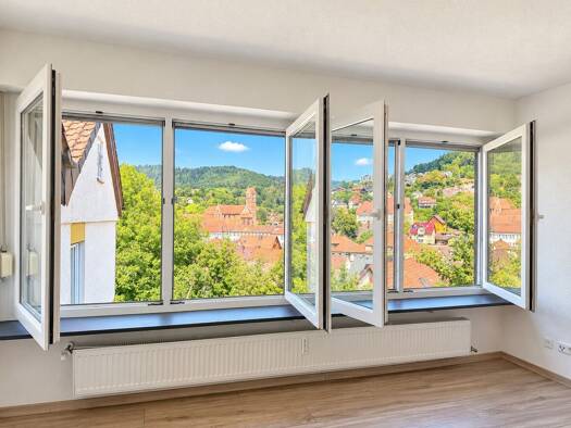 Reihenmittelhaus zum Kauf 375.000 € 6 Zimmer 180 m² 151 m² Grundstück Alpirsbach Alpirsbach 72275
