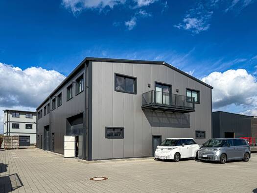 Lagerhalle zur Miete 2.085 € 182 m² Lagerfläche teilbar ab 67 m² Melsdorf 24109