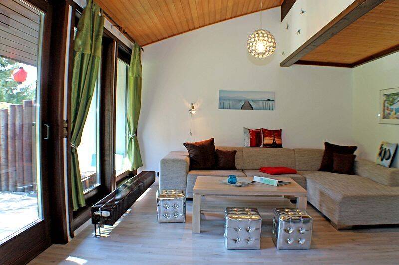 Immobilie in Bad Dürrheim - Natur pur im Südschwarzwald - Ferienhaus mir Blick ins Grüne - Bild 1