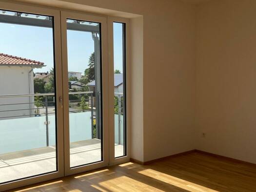 Wohnung zur Miete 310 € 1 Zimmer 30,5 m² 2. Geschoss Osterhofen Osterhofen 94486