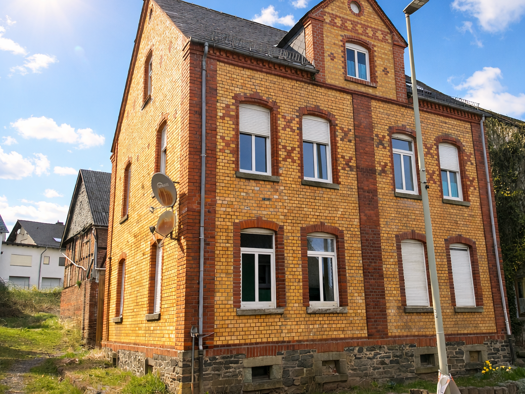 Einfamilienhaus zum Kauf 175.000 € 9 Zimmer 200 m² 1.473 m² Grundstück frei ab sofort Mengerskirchen 35794