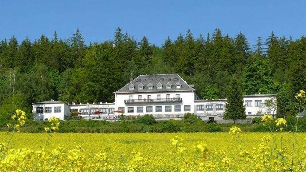 Hotel zum Kauf 1.798.000 € 80 Betten 500 m² Gastrofläche Saalburg Saalburg-Ebersdorf 07929