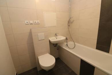 Wohnung zur Miete 669 € 4 Zimmer 88,6 m² 3. Geschoss Chemnitzer Straße 115 Wasserberg - Nord Freiberg 09599
