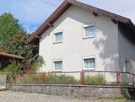 Einfamilienhaus zum Kauf 209.000 € 5 Zimmer 120 m² 747 m² Grundstück frei ab sofort Daxsteinweg 8 Klingenbrunn Spiegelau 94518
