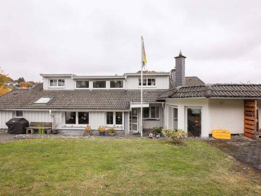 Mehrfamilienhaus zum Kauf 399.000 € 9 Zimmer 349 m² 940 m² Grundstück frei ab sofort Waldstraße 35 Lüdenscheid 58509