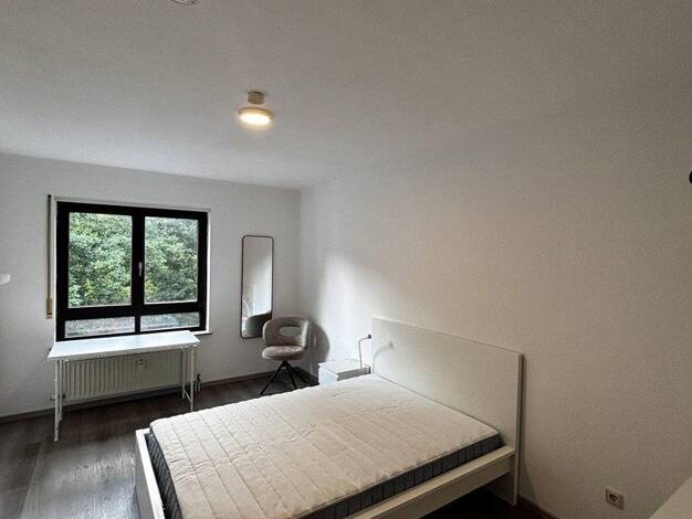 WG-Zimmer zur Miete auf Zeit 450 € 21 m² 2. Geschoss frei ab 01.10.2026 Kurt-Schumacher-Straße 32 Innenstadt Kaiserslautern 67663