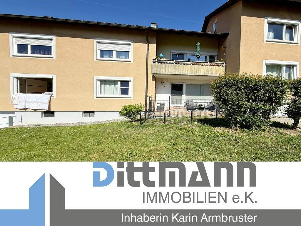 Sanierte 3-Zimmer-Wohnung mit Garage in Ebinger Oststadt - sofort bezugsfrei