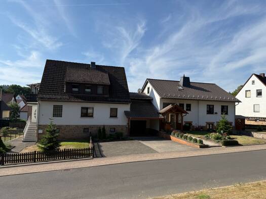 Haus zum Kauf provisionsfrei 350.000 € 15 Zimmer 252 m² 252 m² Grundstück frei ab 01.01.2027 Zum Hommerholz 5 Rengshausen Knüllwald 34593