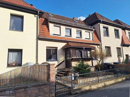 Reihenmittelhaus zum Kauf 240.000 € 5 Zimmer 120 m² 244 m² Grundstück Pirna Pirna 01796