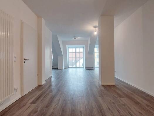 Wohnung zur Miete 1.400 € 3 Zimmer 140 m² frei ab sofort Marktstrasse 21 Kitzingen 97318
