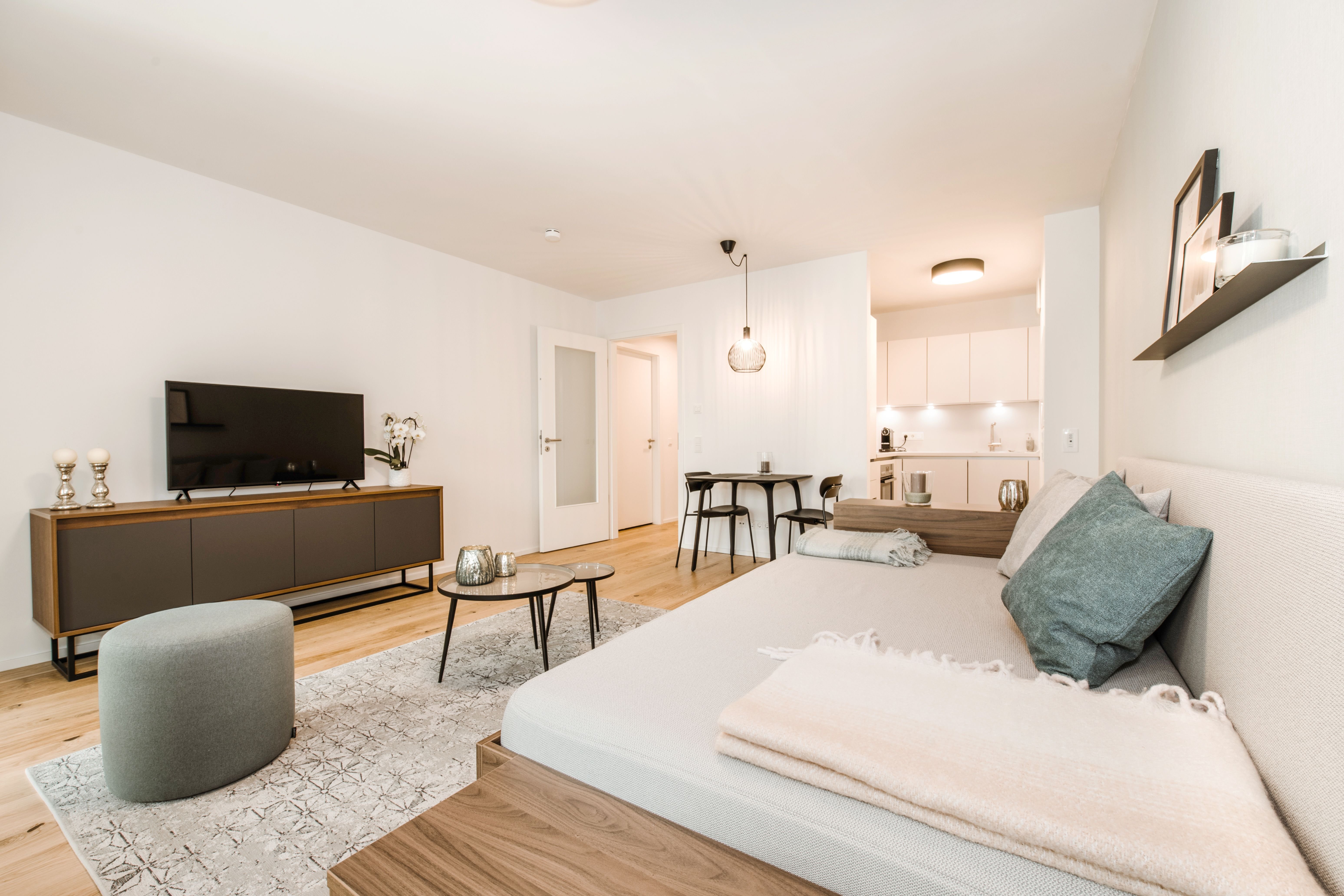 Wohnung zur Miete 1.275 € 1 Zimmer 38,4 m²<br/>Wohnfläche 6.<br/>Geschoss 01.02.2025<br/>Verfügbarkeit Orleansstraße 20 Haidhausen - Süd München 81667