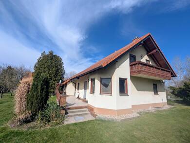 Einfamilienhaus zum Kauf 260.000 € 5 Zimmer 125 m² 1.183 m² Grundstück frei ab 01.06.2025 Rietschen Rietschen 02956