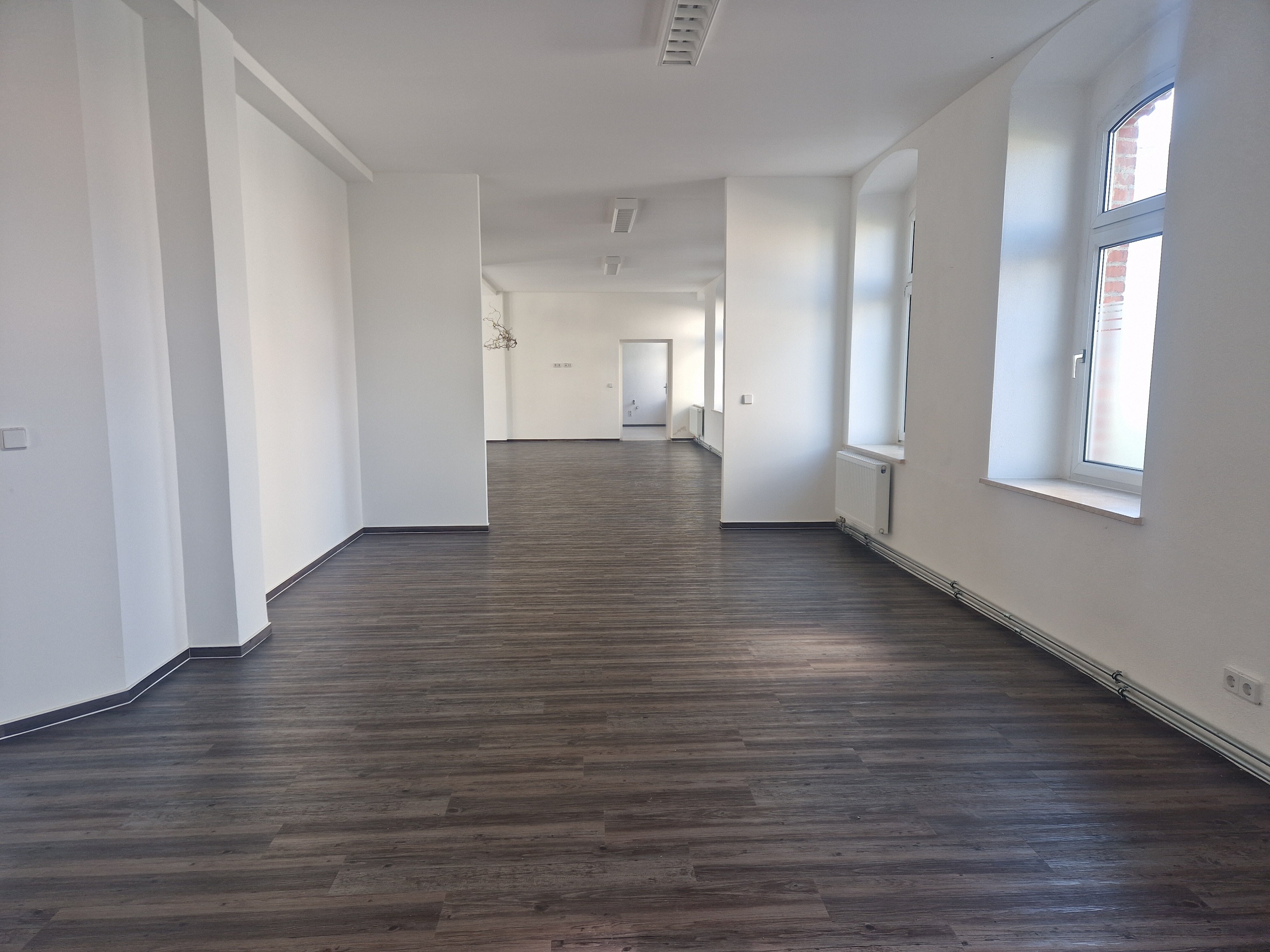 Büro-/Praxisfläche zur Miete provisionsfrei 1.300 € 4 Zimmer 219,2 m²<br/>Bürofläche Bahnhofstr. 83 Waldheim Waldheim 04736