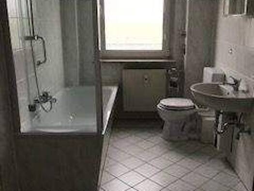 Wohnung zur Miete 575 € 4 Zimmer 104,1 m² Geschoss 2/2 frei ab 01.01.2027 Dorfstraße 83 Bellingen Tangerhütte 39517
