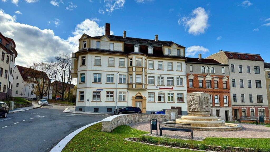 Wohnung zur Miete 700 € 3 Zimmer 84 m² 3. Geschoss frei ab 01.05.2026 Chemnitzer Str. 72 Meerane 08393