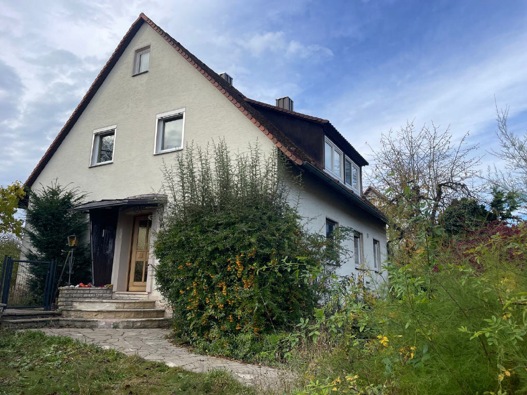 Einfamilienhaus zum Kauf 310.000 € 6 Zimmer 127 m²<br/>Wohnfläche 905 m²<br/>Grundstück Flachslanden Flachslanden 91604