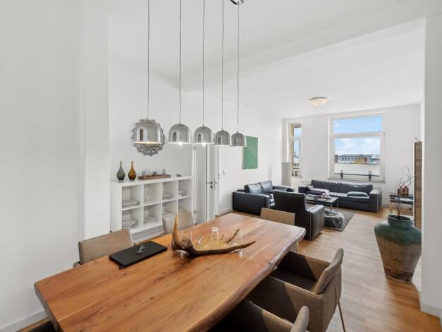 Wohnung zum Kauf 245.000 € 3 Zimmer 102 m² 2. Geschoss Mitte Mitte 27568