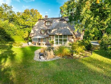 Villa zum Kauf 2.379.000 € 8 Zimmer 279 m² 10.067 m² Grundstück frei ab 01.08.2025 Holm 25488