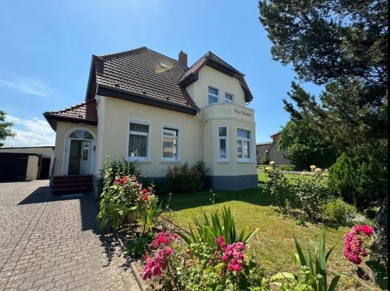Mehrfamilienhaus zum Kauf 890.000 € 8 Zimmer 236 m²<br/>Wohnfläche 1.265 m²<br/>Grundstück Kühlungsborn 18255
