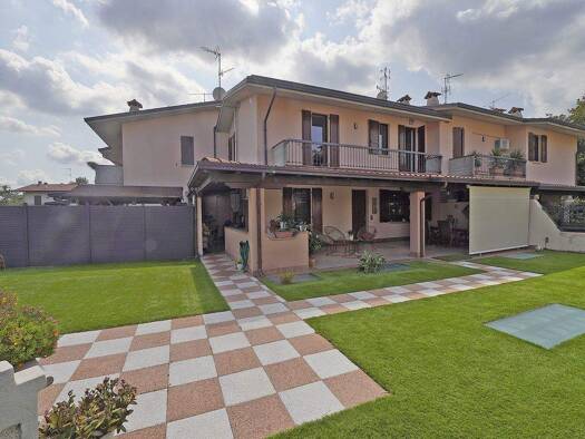 Haus zum Kauf 690.000 € 4 Zimmer 210 m² frei ab sofort Via San Martino della Battaglia 95 Sirmione 25019