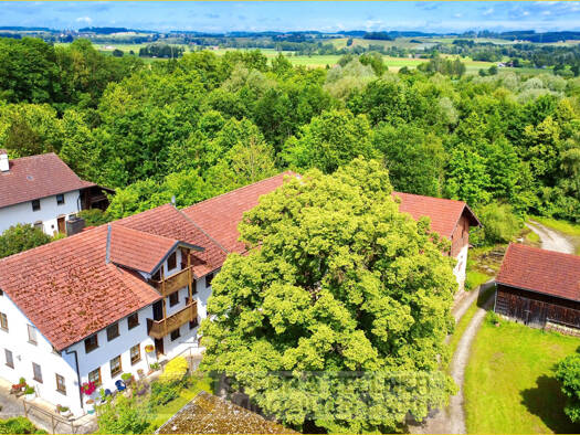 Bauernhaus zum Kauf 1.830.000 € 8 Zimmer 300 m² 43.891 m² Grundstück Hub b. Watzling Dorfen 84405