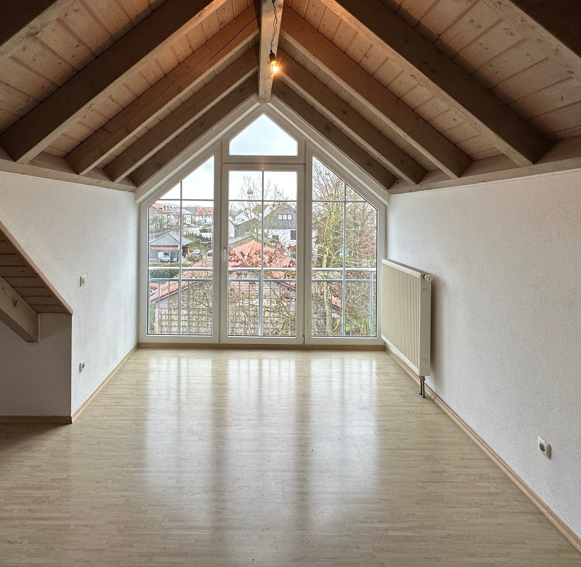 Wohnung zur Miete 750 € 2 Zimmer 93 m²<br/>Wohnfläche 2.<br/>Geschoss ab sofort<br/>Verfügbarkeit Pfeffenhausener Str. 45 Pfettrach Altdorf 84032