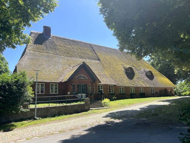 Mehrfamilienhaus zum Kauf 980.000 € 11 Zimmer 365 m² 9.126 m² Grundstück Pogeez Pogeez 23911