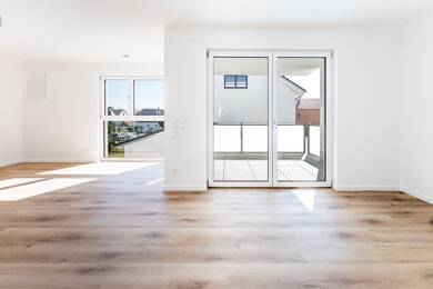 Studio zur Miete 1.190 € 3 Zimmer 88,8 m² 1. Geschoss frei ab 01.06.2025 Planungsbezirk 127 Straubing 94315