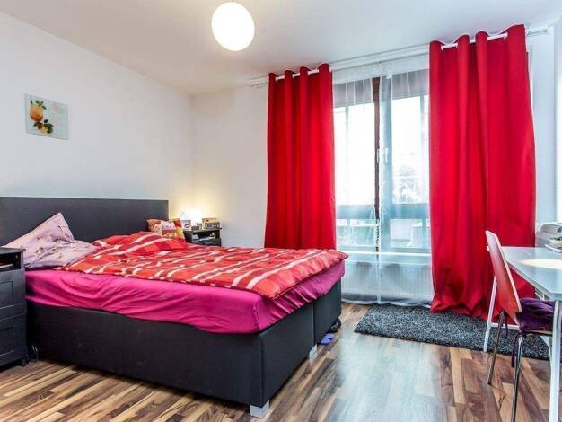 WG-Zimmer zur Miete auf Zeit 550 € 19 m² 1. Geschoss frei ab 01.09.2026 Quirinsstraße Sachsenhausen Süd 60599